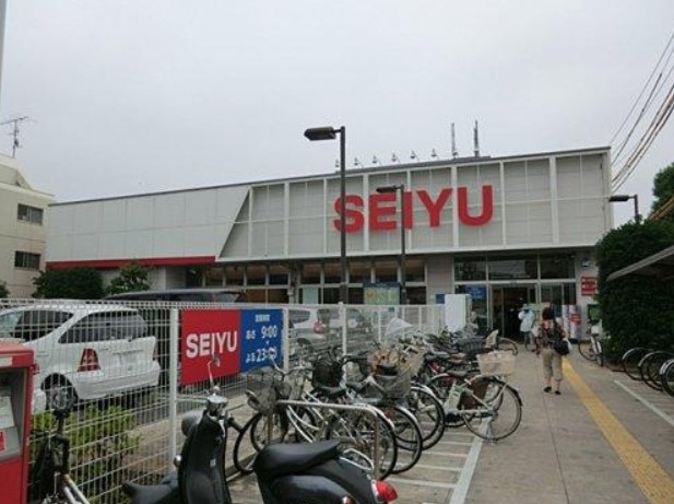 スーパー　西友 高井戸東店（スーパー）まで611m