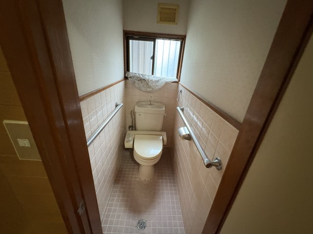 西畑DIY戸建のトイレ写真