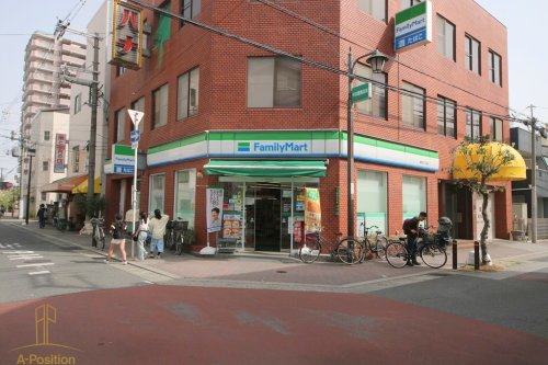 コンビニ　ファミリーマート 関目三丁目店（コンビニ）まで97m
