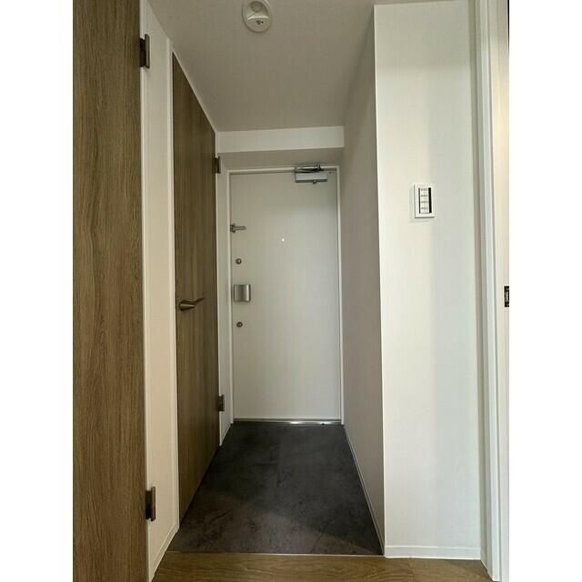 玄関　家具はイメージです