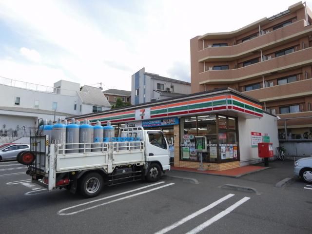 コンビニ　セブンイレブン八王子みなみ野シティ店（コンビニ）まで193m