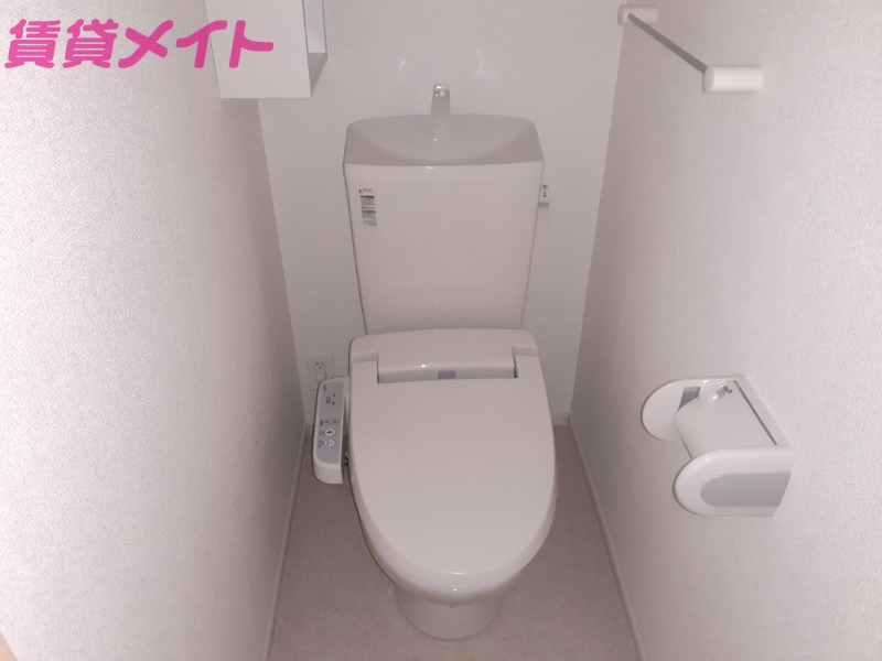 トイレ　同型参考写真