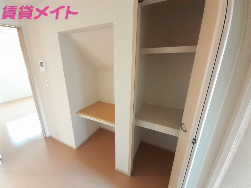 収納　同型参考写真