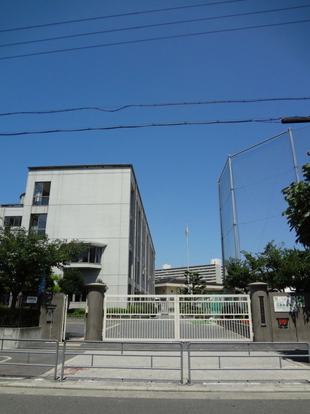 中学校　大阪市立港中学校（中学校）まで144m