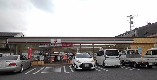コンビニ　セブンイレブン（コンビニ）まで350m