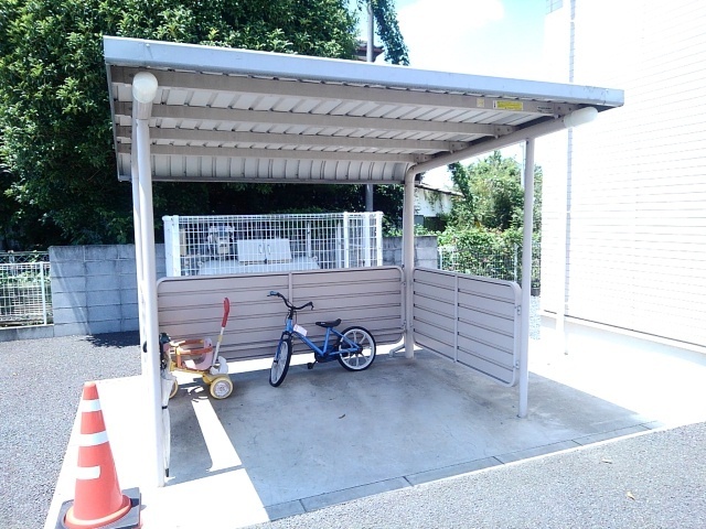 その他共有部分　屋根付き駐輪場付き♪
