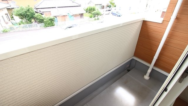 バルコニー　お洗濯にも便利なバルコニー付き