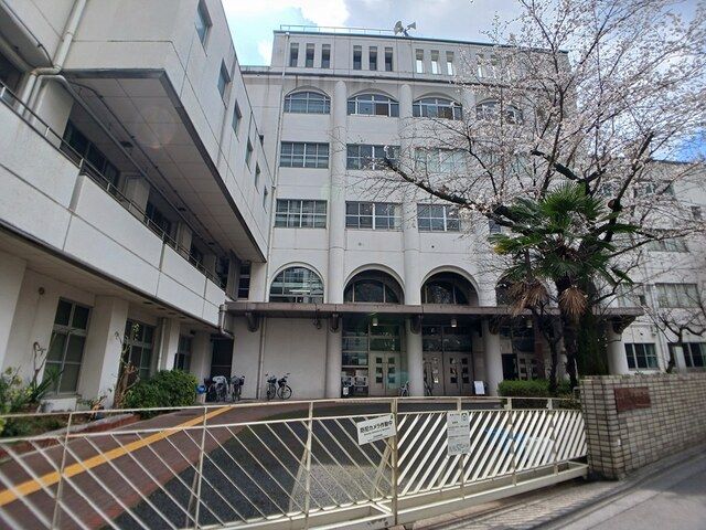 小学校　湯島小学校（小学校）まで350m