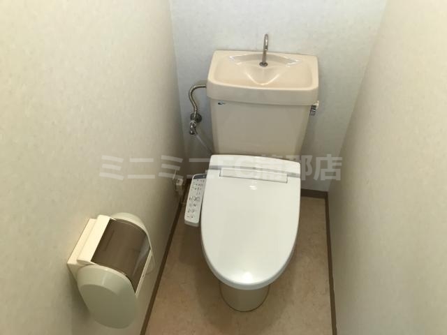 トイレ　温水洗浄便座