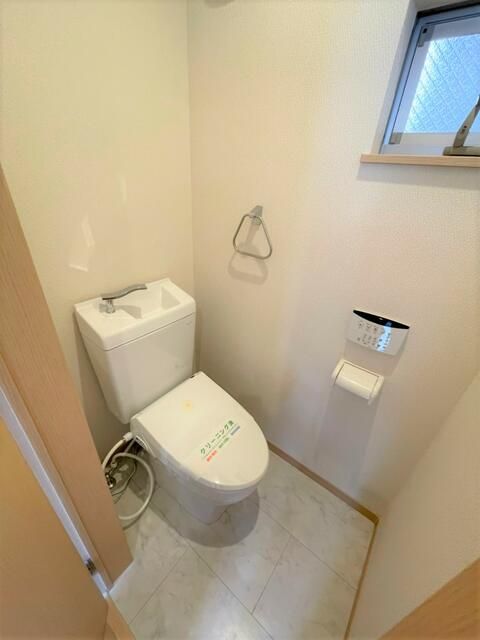 トイレ　清潔感のあるトイレです