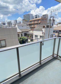 バルコニー　うれしいバルコニー付き！