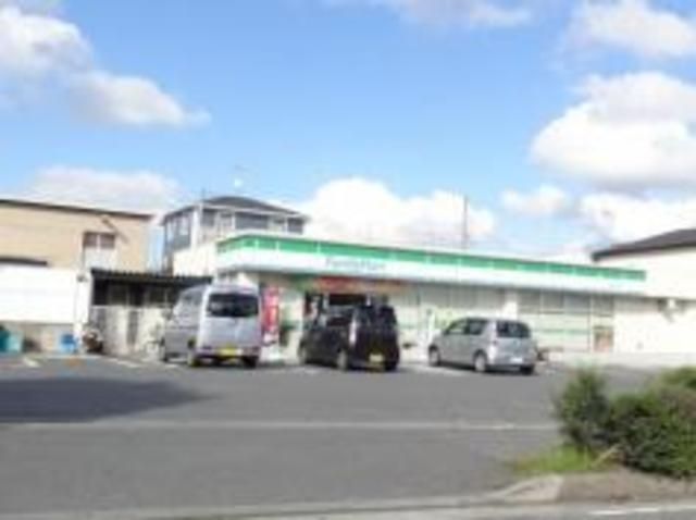コンビニ　ファミリーマート（コンビニ）まで3909m