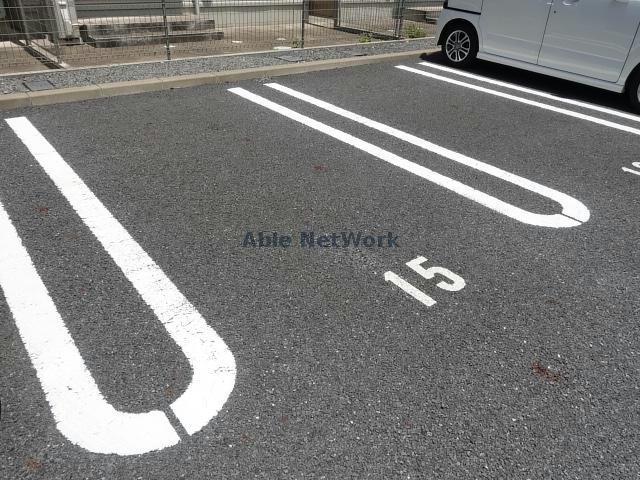 駐車場　駐車場