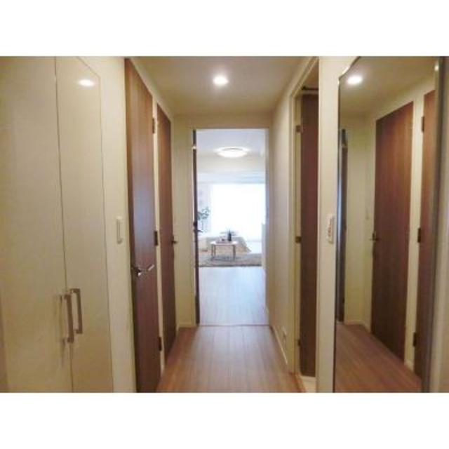 玄関　※写真は同タイプ住戸です。