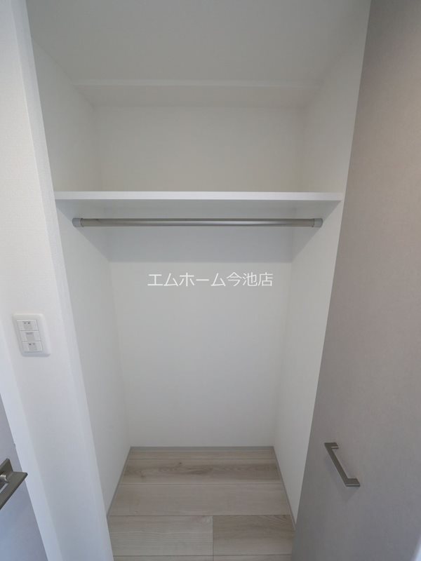 収納　クローゼット（収納スペース充実しています）