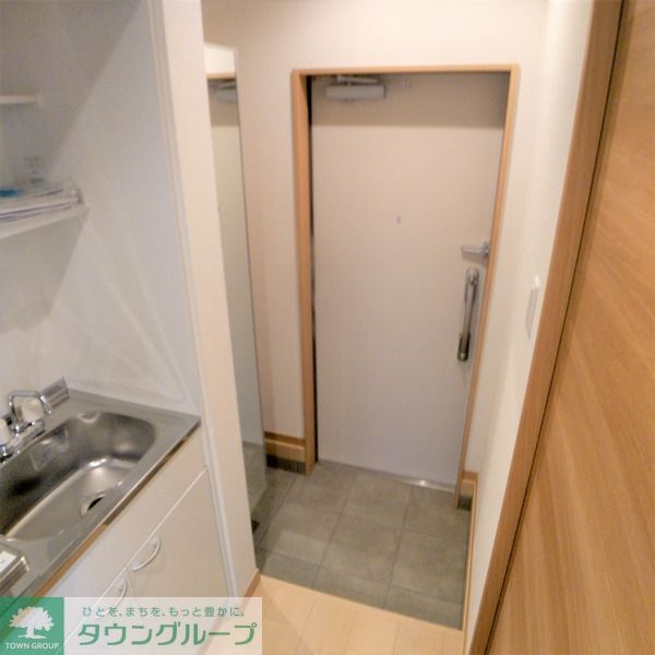 玄関　同物件別部屋写真