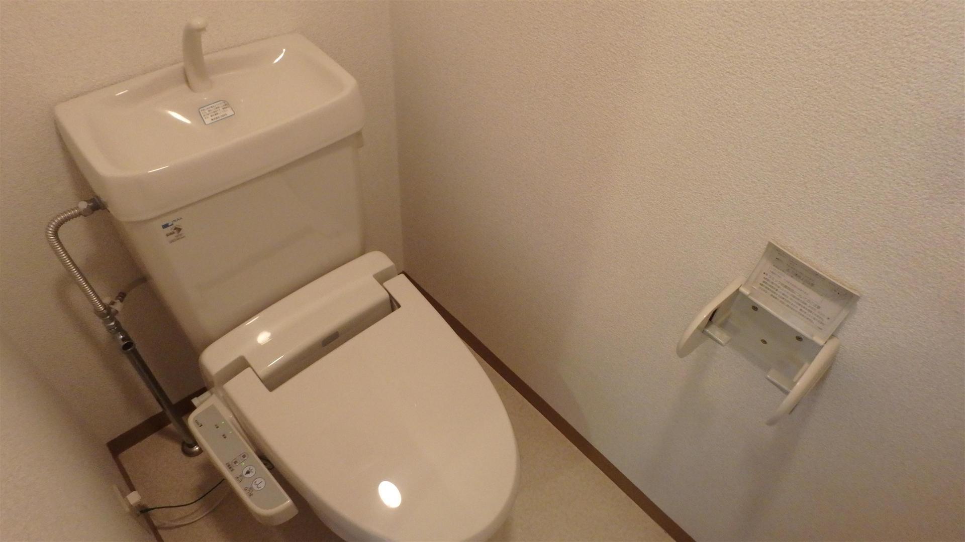 トイレ　温水洗浄便座です！