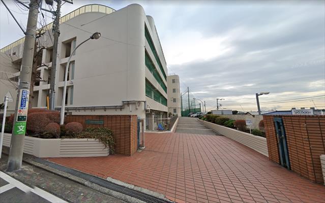 中学校　横浜市立平楽中学校（中学校）まで745m