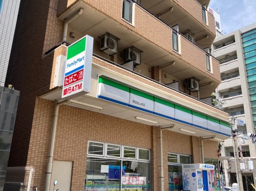 コンビニ　ファミリーマート 熱田金山南店（コンビニ）まで61m