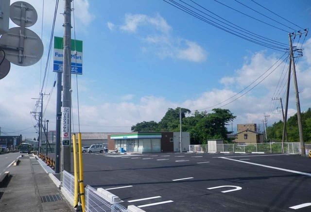 コンビニ　ファミリーマート御殿場川島田南（コンビニ）まで900m
