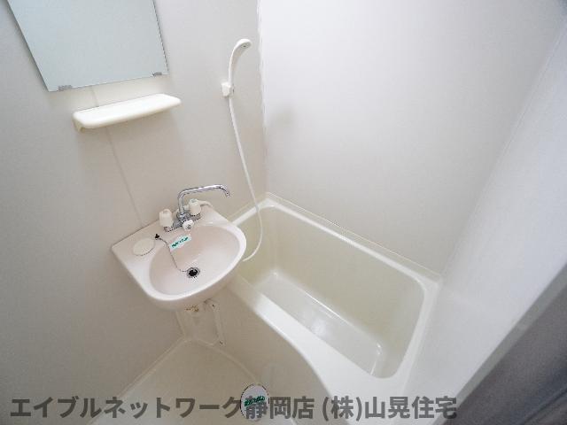 バス・シャワールーム　きれいなお風呂です