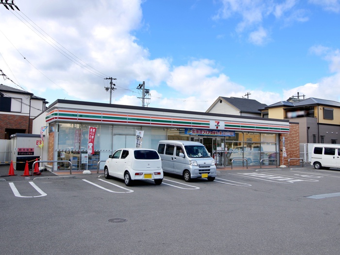 コンビニ　セブン-イレブン 豊中本町９丁目店（コンビニ）まで357m
