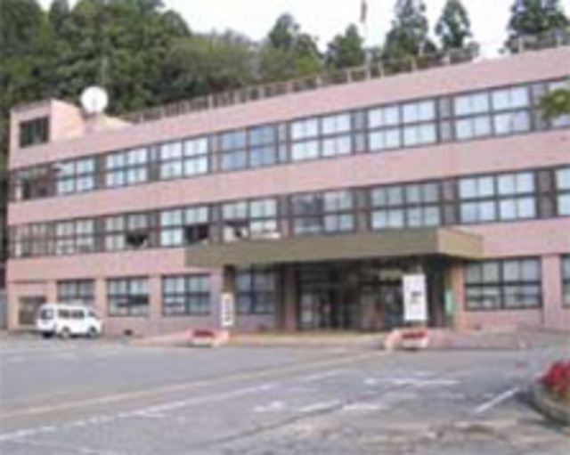 役所　長岡市役所与板支所（役所）まで917m