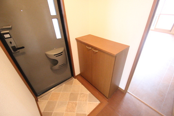 玄関　※別部屋の写真です
