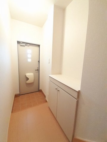玄関　シンプルで使いやすい玄関です
