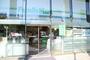 コンビニ　ファミリーマート 南麻布三丁目店（コンビニ）まで128m