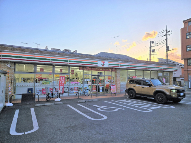 コンビニ　セブンイレブン吉祥寺南町３丁目店（コンビニ）まで304m