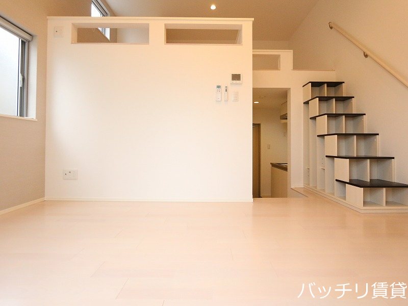 居室・リビング　画像は、同型タイプの為、現状を優先いたします。