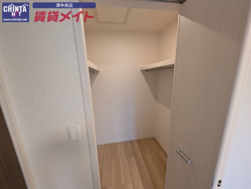 収納　同型参考写真