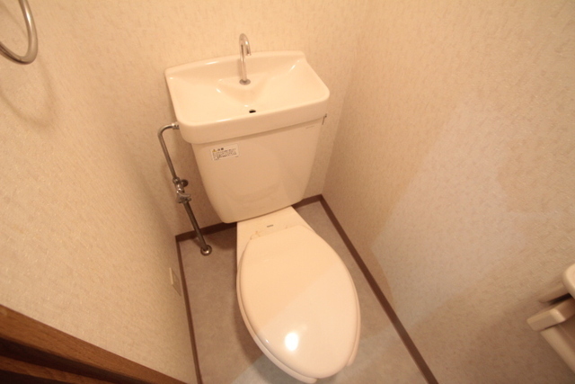 トイレ　別号室の写真