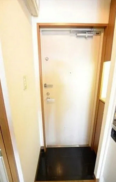 グリフィン新横浜・アリーナ前の玄関写真