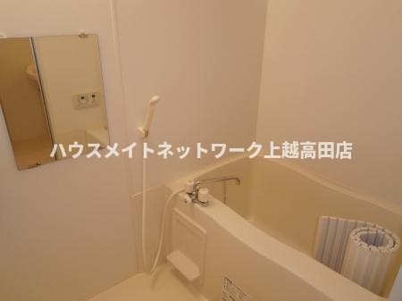 バス・シャワールーム　追焚機能付（部分的参考206号室反転室内写真）