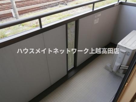 バルコニー　バルコニー（部分的参考206号室反転室内写真）