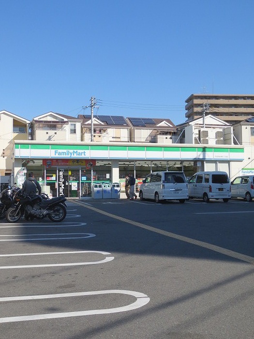 コンビニ　ファミリーマート守口佐太中町2丁目店（コンビニ）まで564m