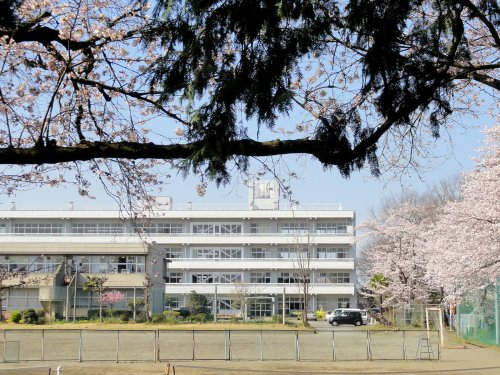 中学校　嵐山町立菅谷中学校（中学校）まで990m