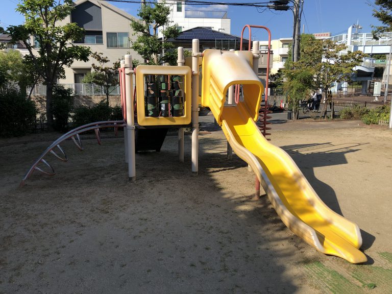 公園　蛍池南町3丁目第２児童遊園（公園）まで179m