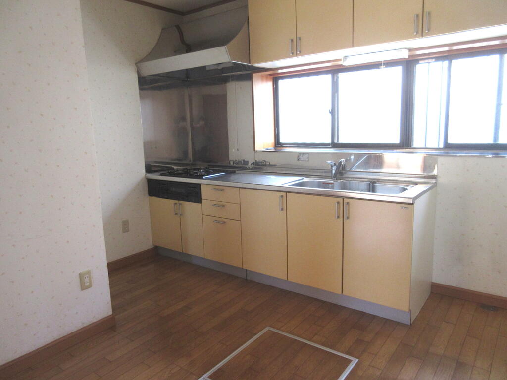 芦崎町貸家のキッチン写真