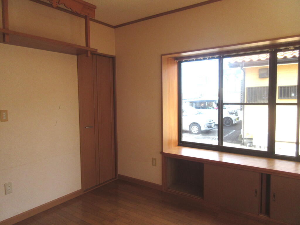 芦崎町貸家の居間写真