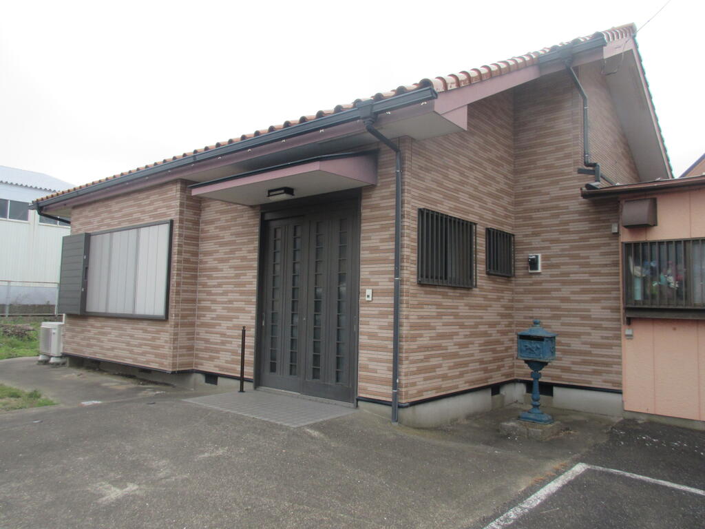 芦崎町貸家