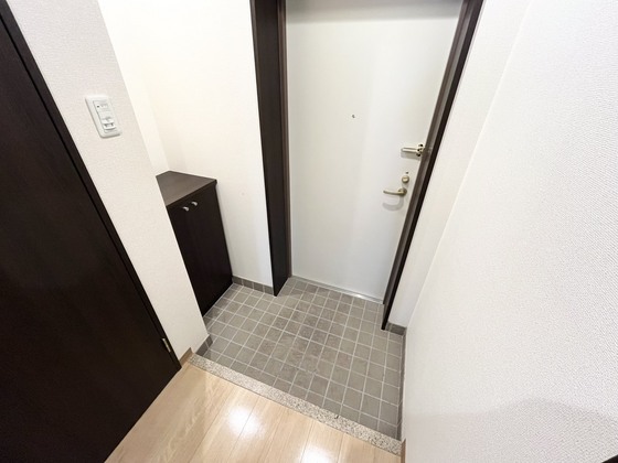 玄関　※別号室のお写真となります※現況優先