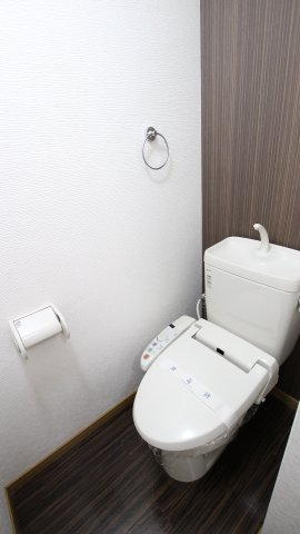 熊本電気鉄道 堀川駅 徒歩8分 3階建 築23年のトイレ写真