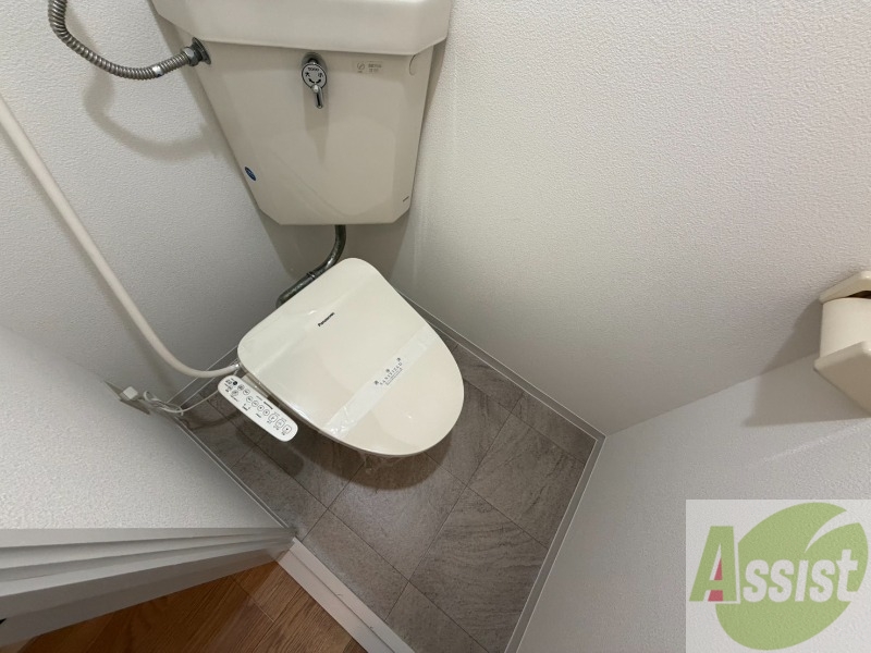 トイレ　こちらはトイレです。清潔感があり、安心して使用できます。
