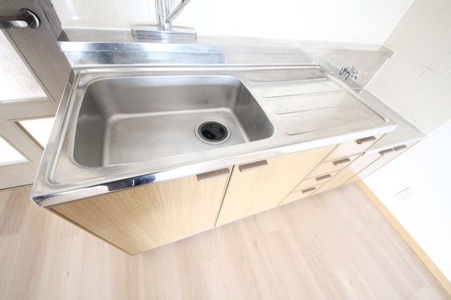 キッチン　同物件別部屋写真