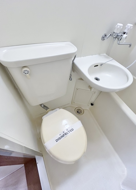 ＪＲ南武線 稲田堤駅 徒歩6分 2階建 築36年のトイレ写真