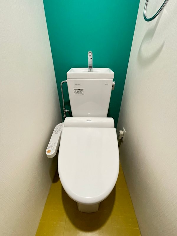 地下鉄箱崎線 貝塚駅 徒歩12分 10階建 築15年のトイレ写真