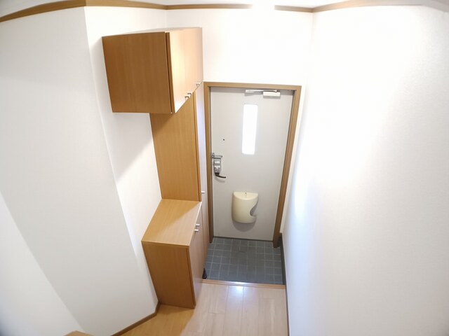 クレストールナイキの玄関写真